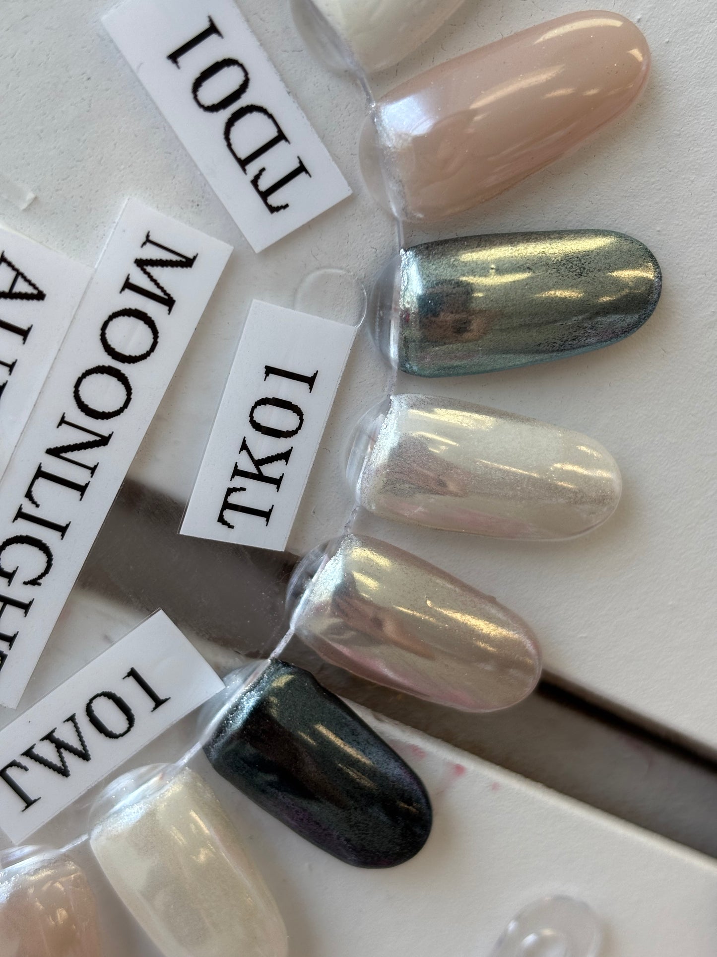 Aurora Moonlight Chrome TK01 (White Pearl)