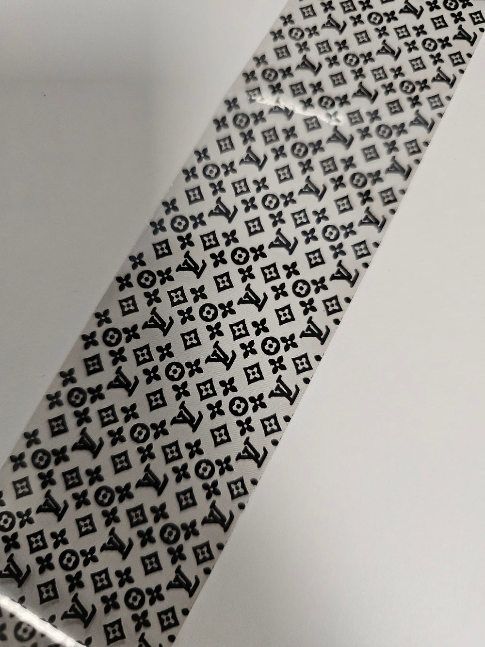 Louis Vuitton Foil Black 001