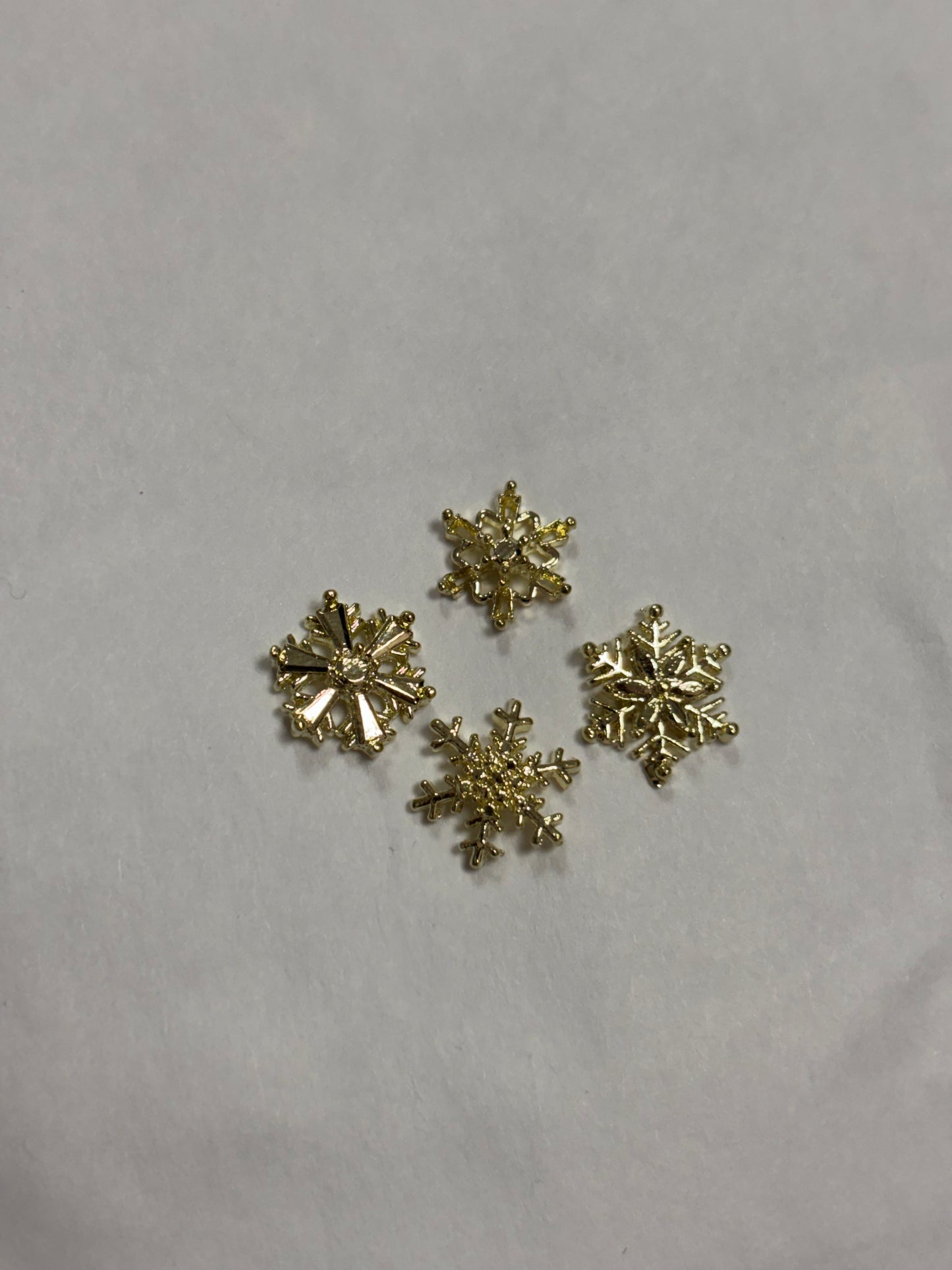 Metal Snowflake Charms Gold 4pc