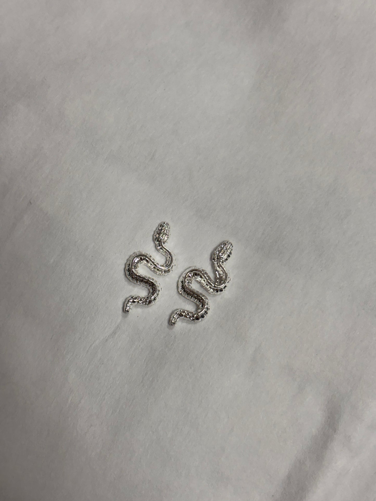 Metal Snake Charms Solver 2pc