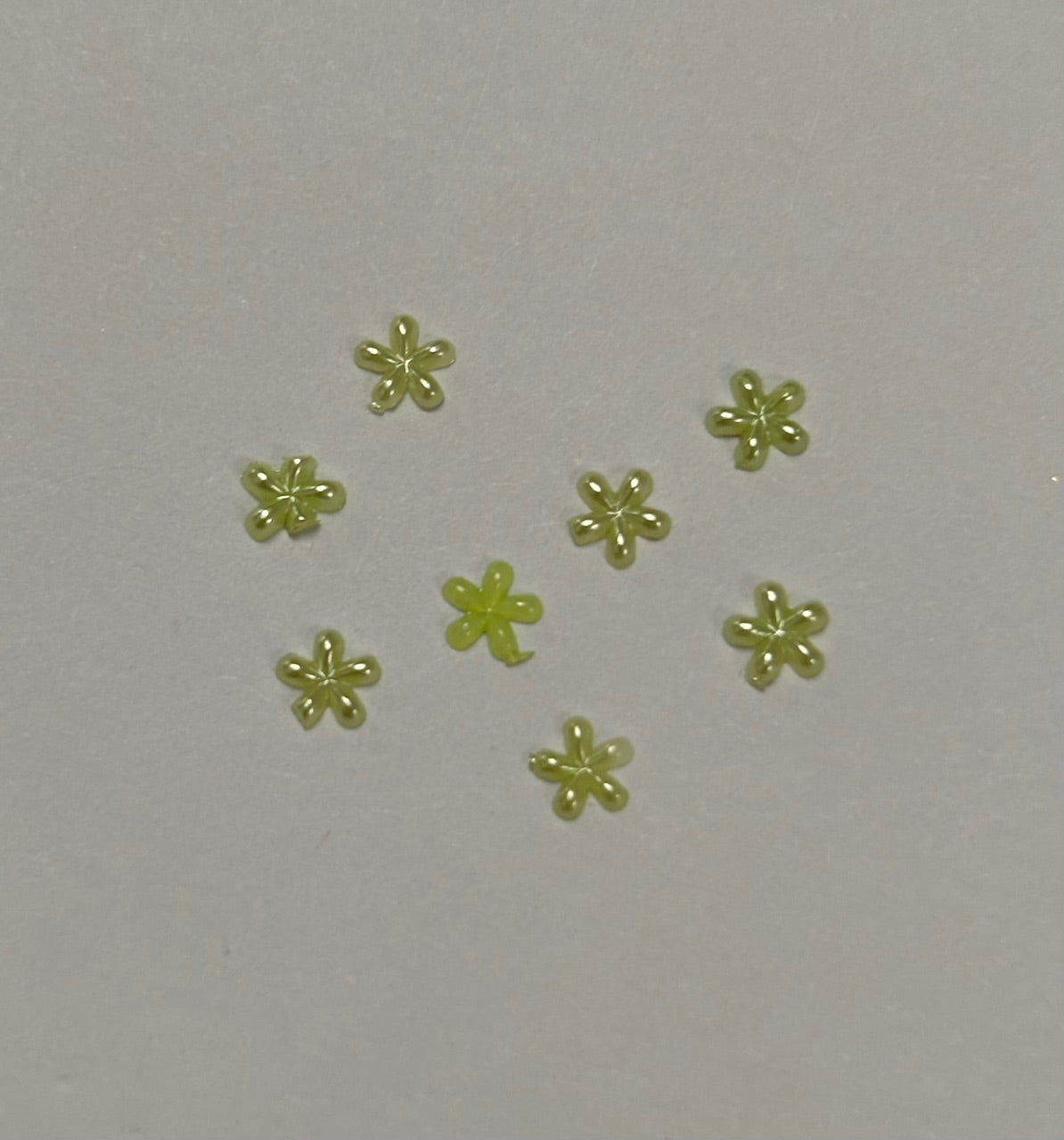 Green Flower Charms (Plastic)