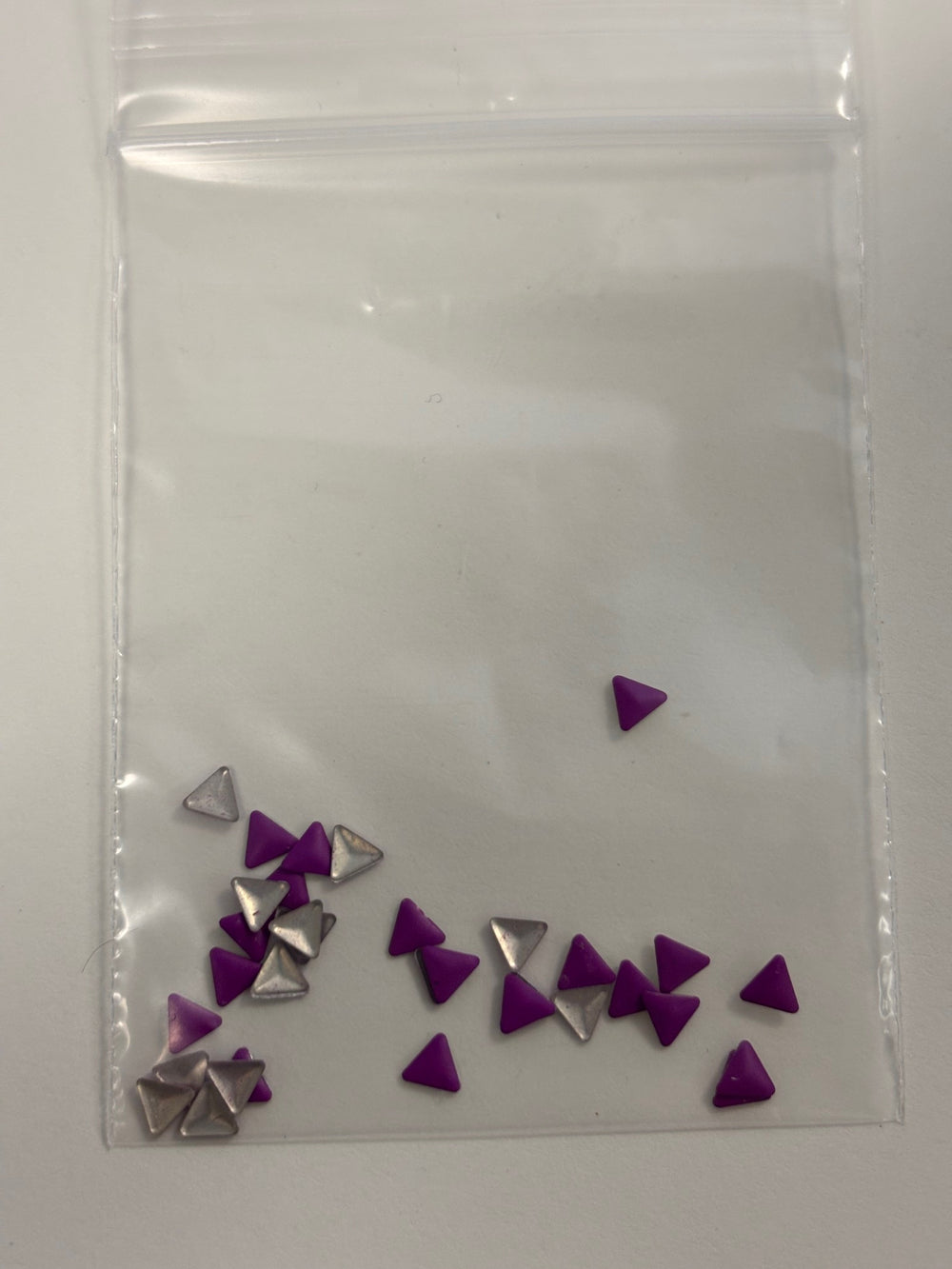Metal Triangle Charms Purple 30 pc