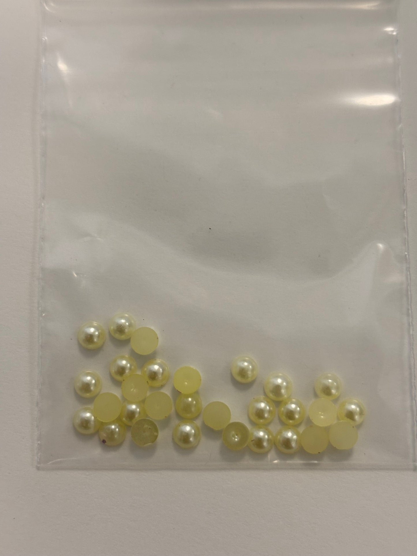 Pale Yellow Charms 30 pc 4mm