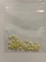 Pale Yellow Charms 30 pc 4mm
