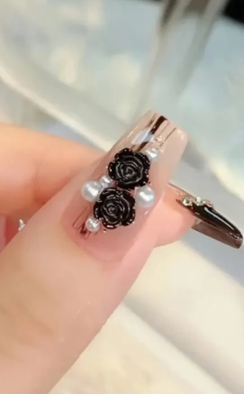 Metal Rose Charms Black 4pc